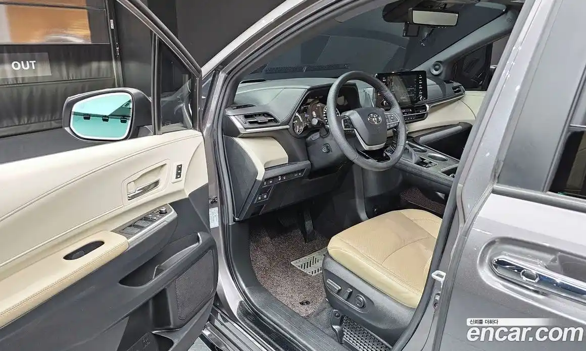 Toyota Sienna 2023 2.5 Автомат в Москве № 170139, фото 14