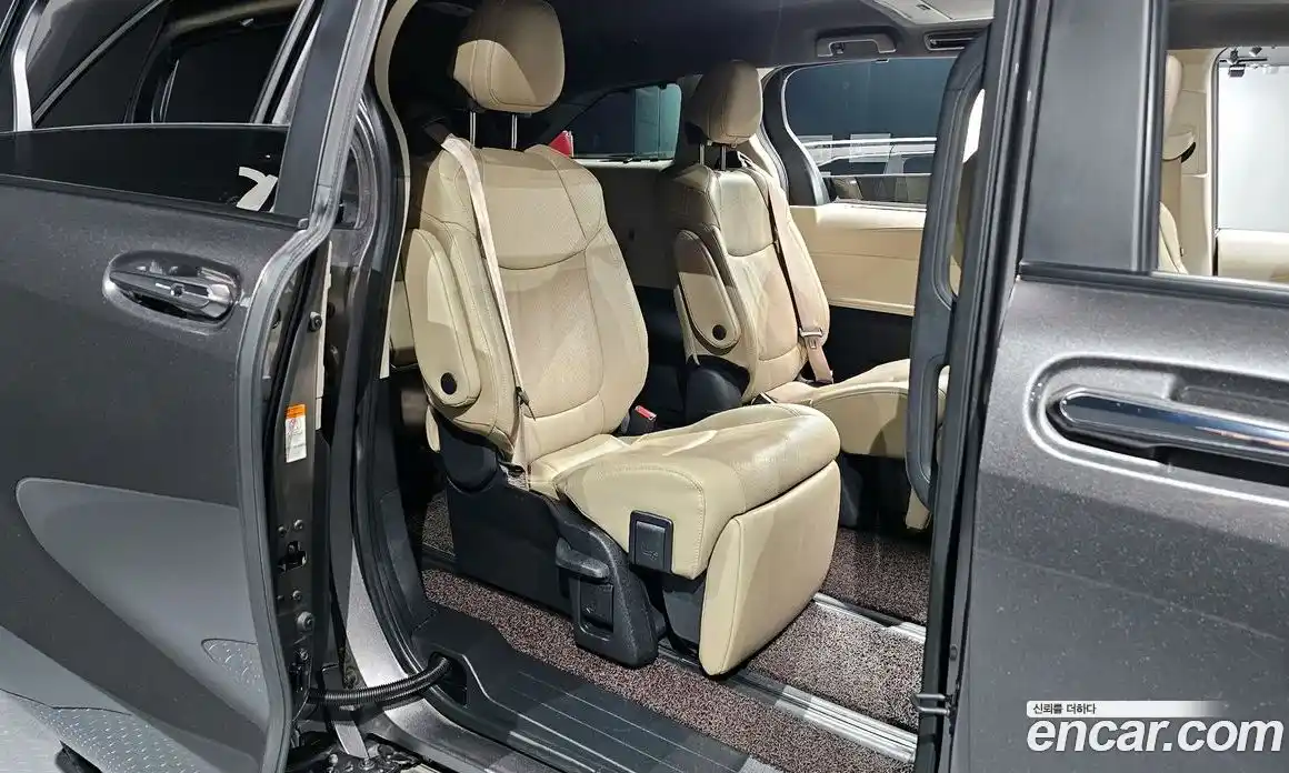 Toyota Sienna 2023 2.5 Автомат в Москве № 170139, фото 18