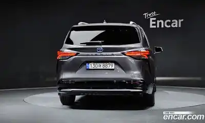 Toyota Sienna 2023 2.5 Автомат в Москве № 170139, миниатюра 2