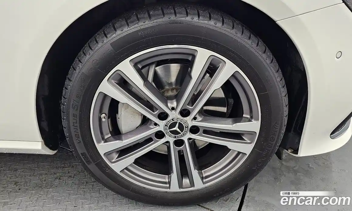 Mercedes-Benz E-Class 2021 2.0 Автомат в Москве № 173718, фото 4