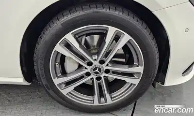 Mercedes-Benz E-Class 2021 2.0 Автомат в Москве № 173718, миниатюра 4