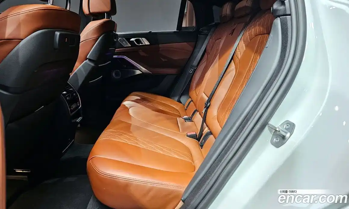 BMW X6 2023 4.4 Автомат в Москве № 188916, фото 1