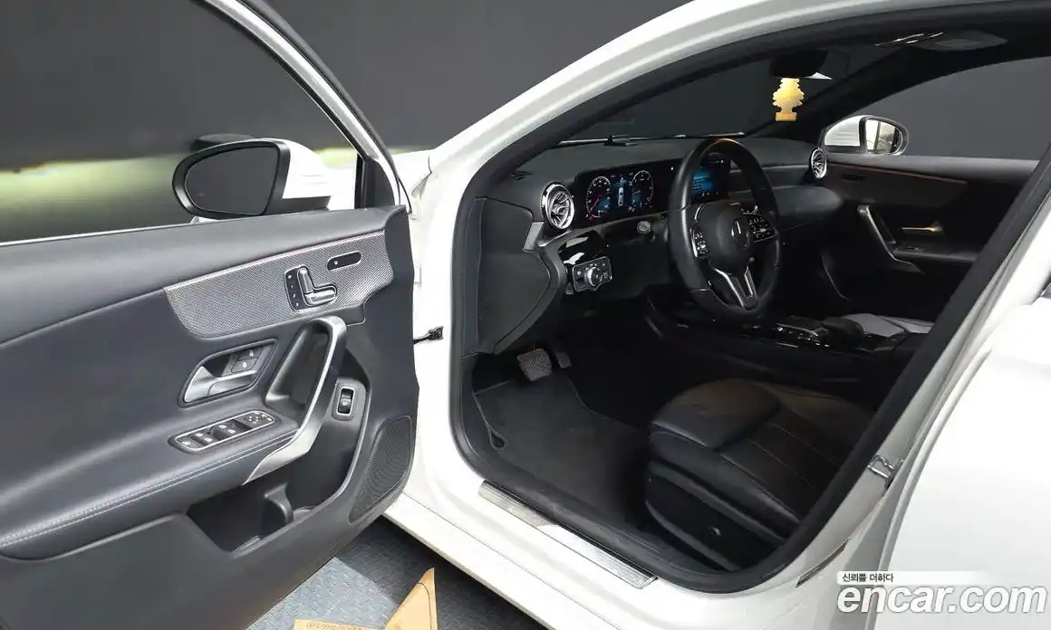 Mercedes-Benz A-Class 2021 1.9 Автомат в Москве № 194314, фото 16