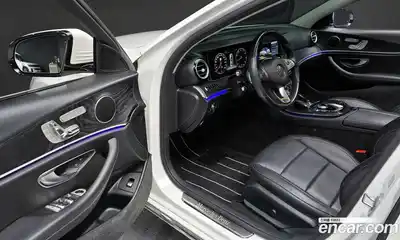 Mercedes-Benz E-Class 2017 2.0 Автомат в Москве № 194339, миниатюра 3