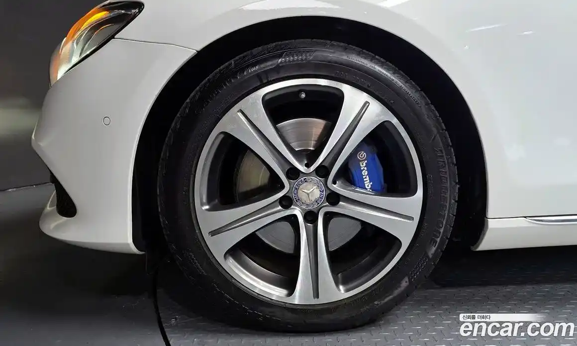 Mercedes-Benz E-Class 2017 2.0 Автомат в Москве № 194339, фото 6