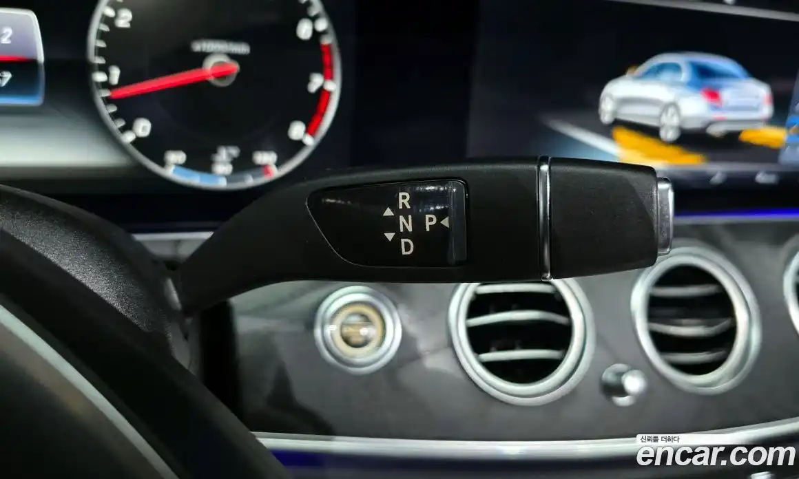 Mercedes-Benz E-Class 2017 2.0 Автомат в Москве № 194339, фото 9