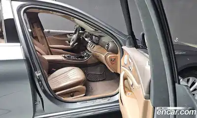 Mercedes-Benz E-Class 2019 2.0 Автомат в Москве № 194848, миниатюра 11