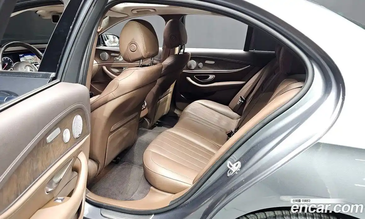 Mercedes-Benz E-Class 2019 2.0 Автомат в Москве № 194848, фото 18