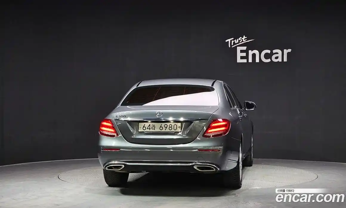 Mercedes-Benz E-Class 2019 2.0 Автомат в Москве № 194848, фото 4