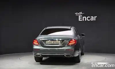 Mercedes-Benz E-Class 2019 2.0 Автомат в Москве № 194848, миниатюра 4