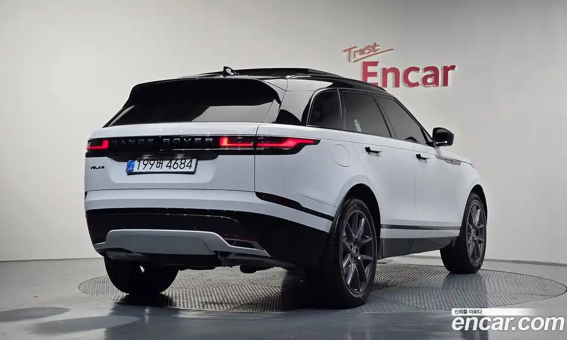 Land Rover Range-Rover Velar 2025 3.0 Автомат в Москве № 198111, фото 12