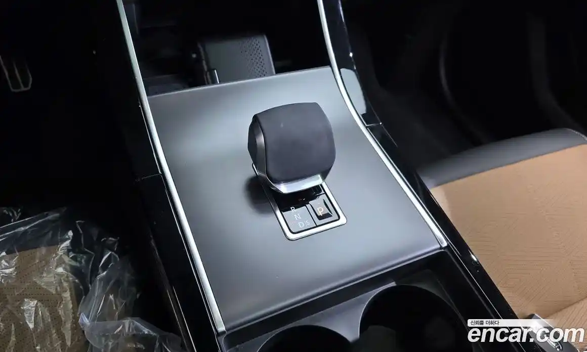 Land Rover Range-Rover Velar 2025 3.0 Автомат в Москве № 198111, фото 16