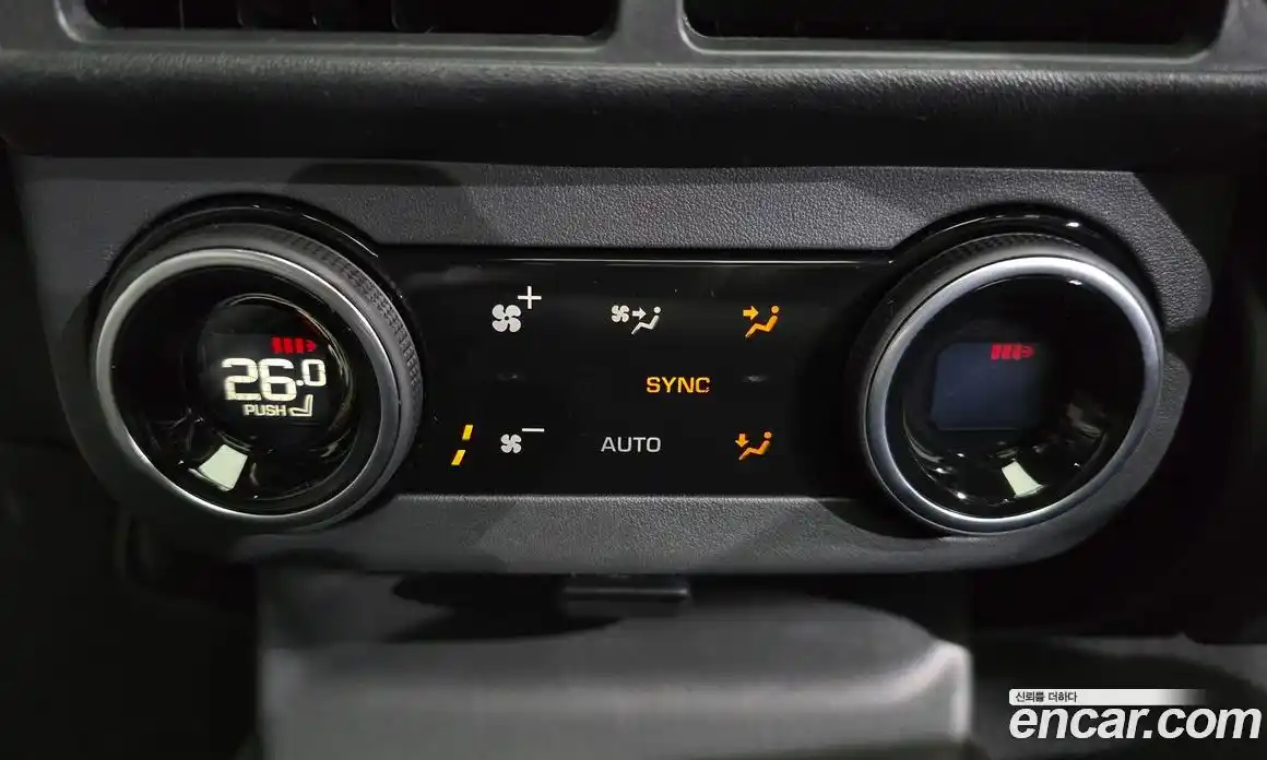 Land Rover Range-Rover Velar 2025 3.0 Автомат в Москве № 198111, фото 3