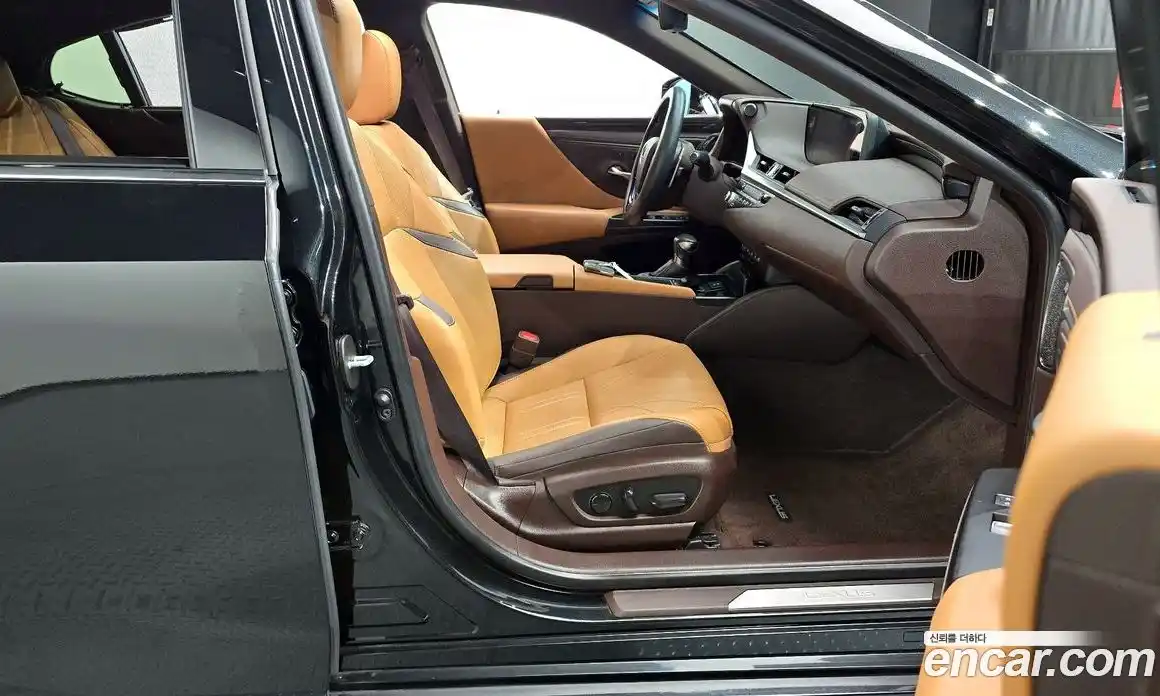 Lexus ES 2021 2.5 Автомат в Москве № 198899, фото 19