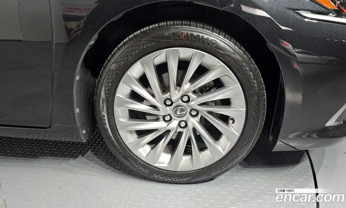 Lexus ES 2021 2.5 Автомат в Москве № 198899, фото 7