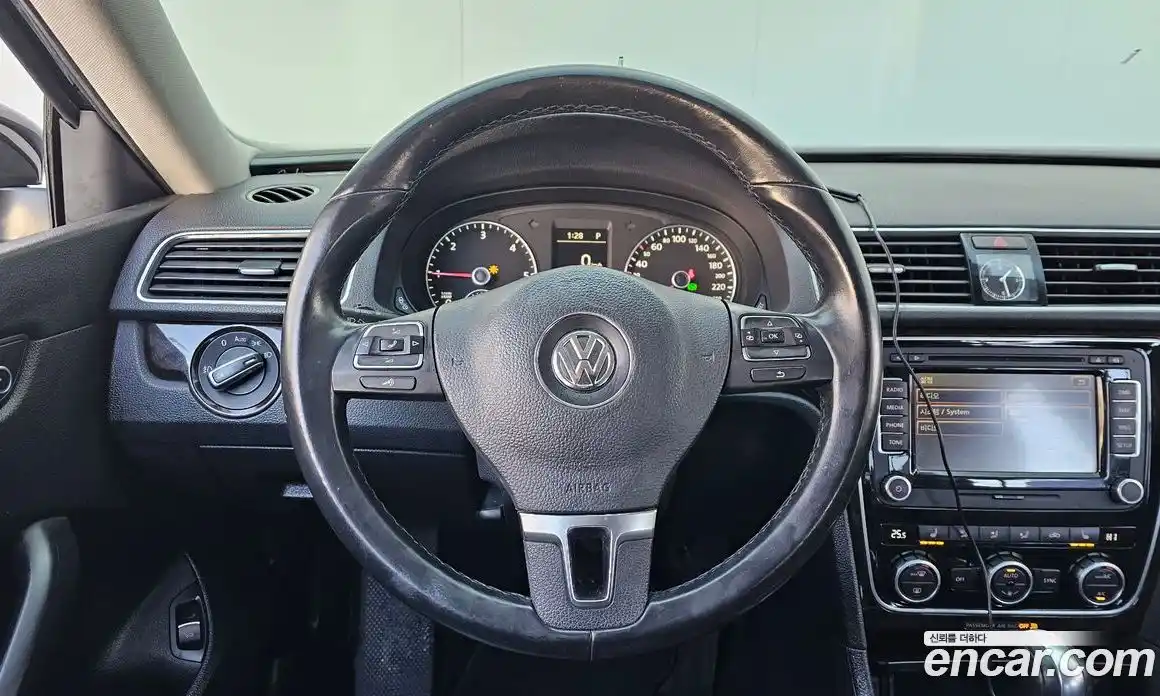 Volkswagen Passat 2015 2.0 Автомат в Москве № 199159, фото 14