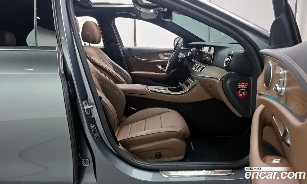 Mercedes-Benz E-Class 2022 2.0 Автомат в Москве № 203840, фото 20