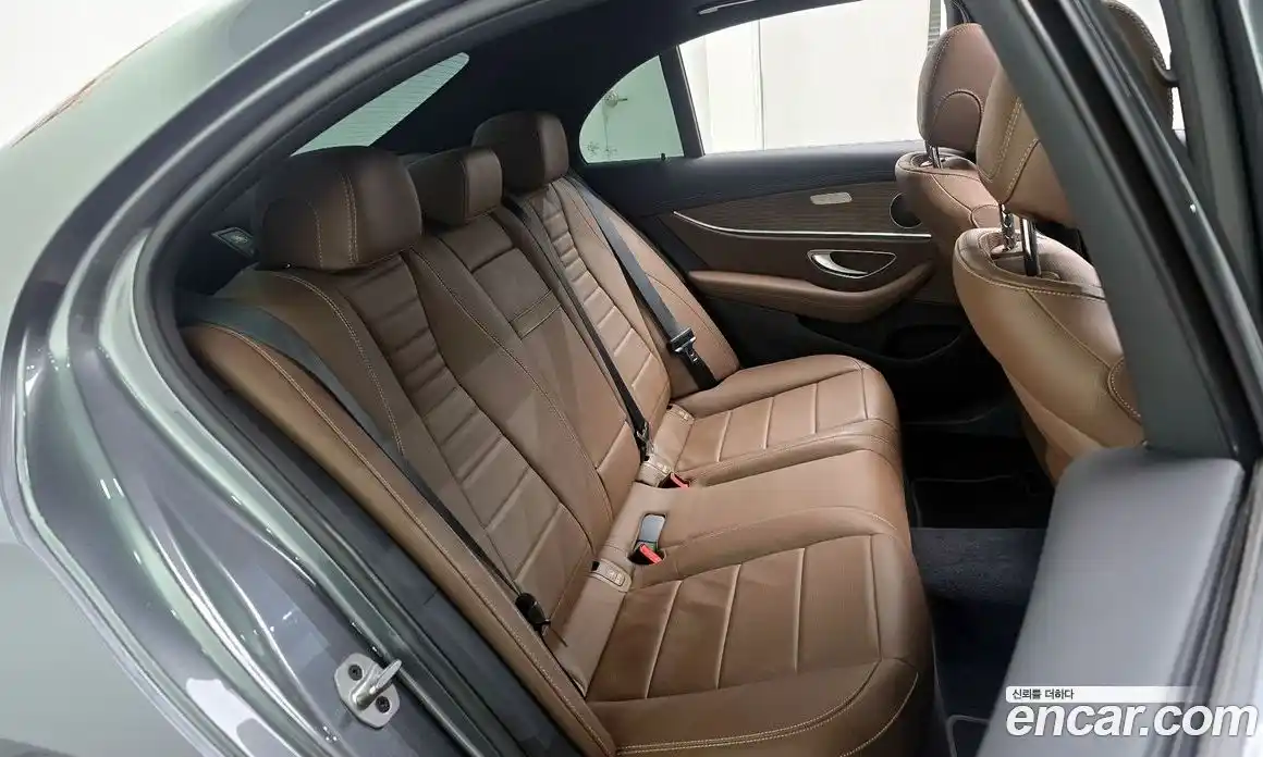 Mercedes-Benz E-Class 2022 2.0 Автомат в Москве № 203840, фото 8