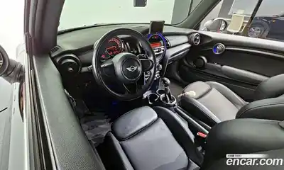 Mini Cooper 2014 1.5 Автомат в Москве № 205516, миниатюра 2