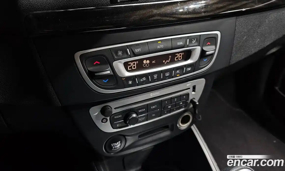 Renault SM3 2014 1.6 Автомат в Москве № 208954, фото 11