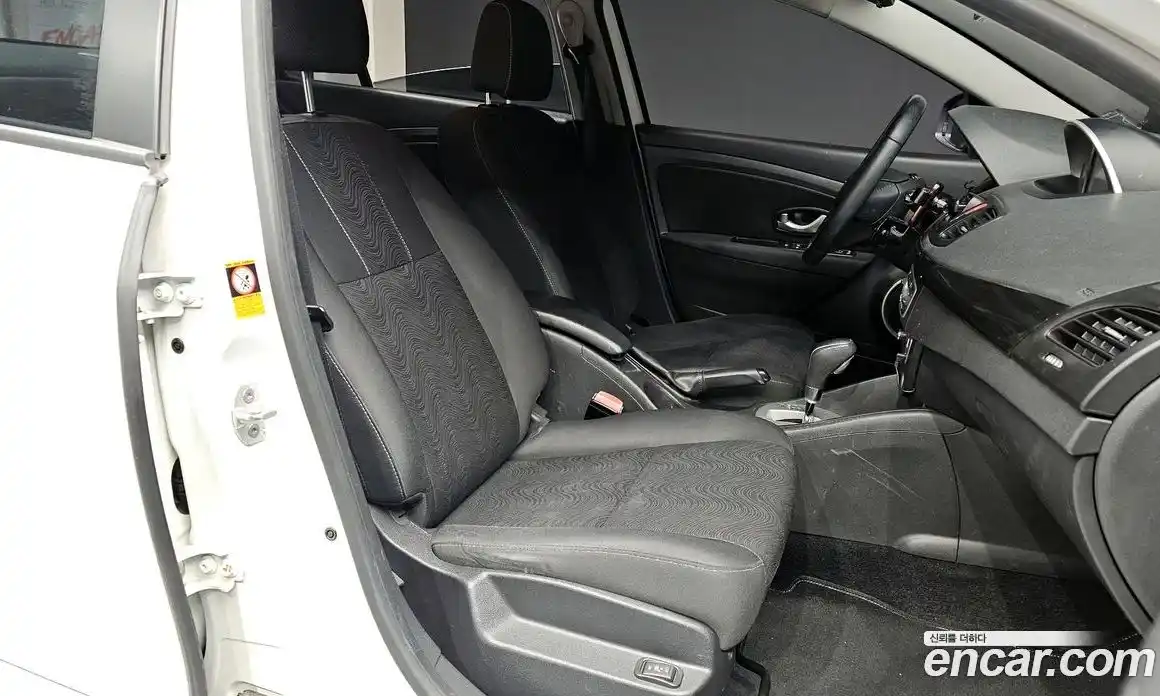 Renault SM3 2014 1.6 Автомат в Москве № 208954, фото 16