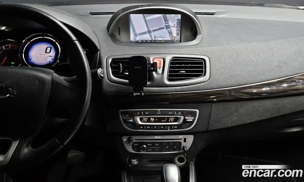 Renault SM3 2014 1.6 Автомат в Москве № 208954, фото 20