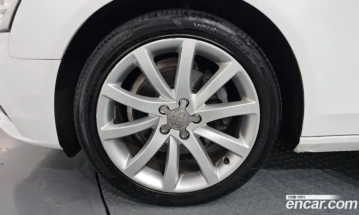 Audi A4 2015 2.0 Автомат в Москве № 212410, фото 16