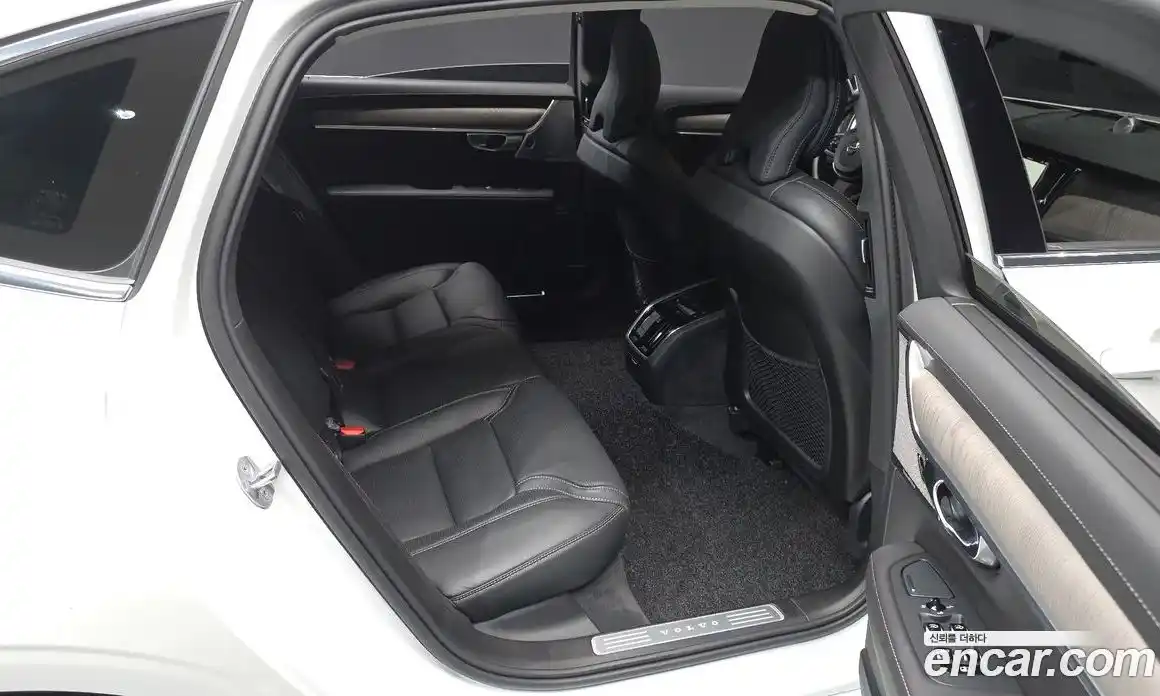 Volvo S90 2025 2.0 Автомат в Москве № 212780, фото 14