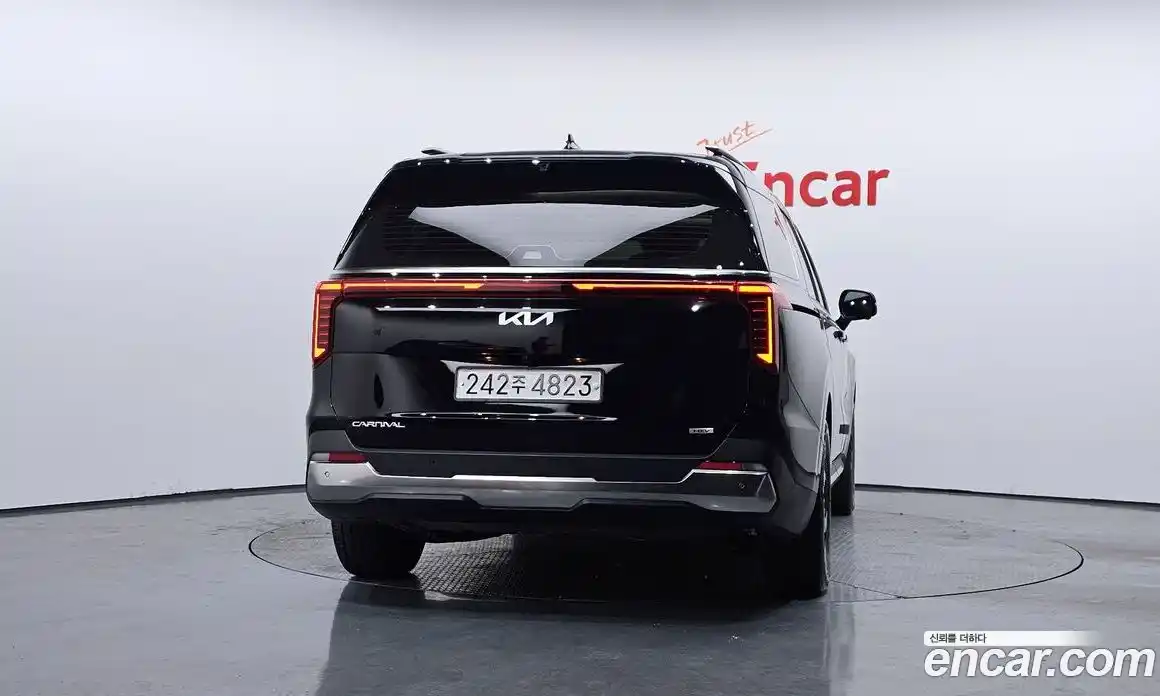 Kia Canival 2024 1.6 Автомат в Москве № 21341, фото 8