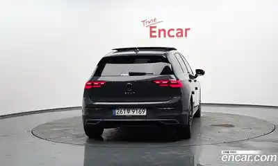 Volkswagen Golf, 2022