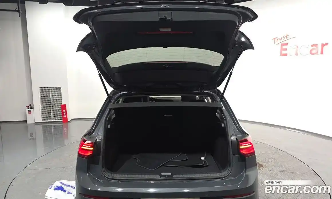 Volkswagen Golf 2022 2.0 Автомат в Москве № 215240, фото 13