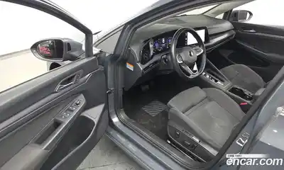 Volkswagen Golf 2022 2.0 Автомат в Москве № 215240, миниатюра 2