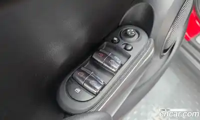 Mini Cooper 2020 1.5 Автомат в Москве № 216278, миниатюра 3