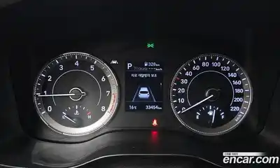 Hyundai Venue 2020 1.6 Автомат в Москве № 226153, миниатюра 2