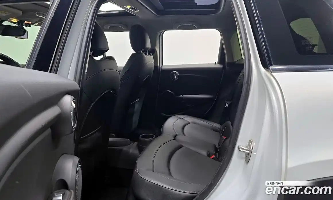 Mini Cooper 2015 1.5 Автомат в Москве № 227303, фото 18