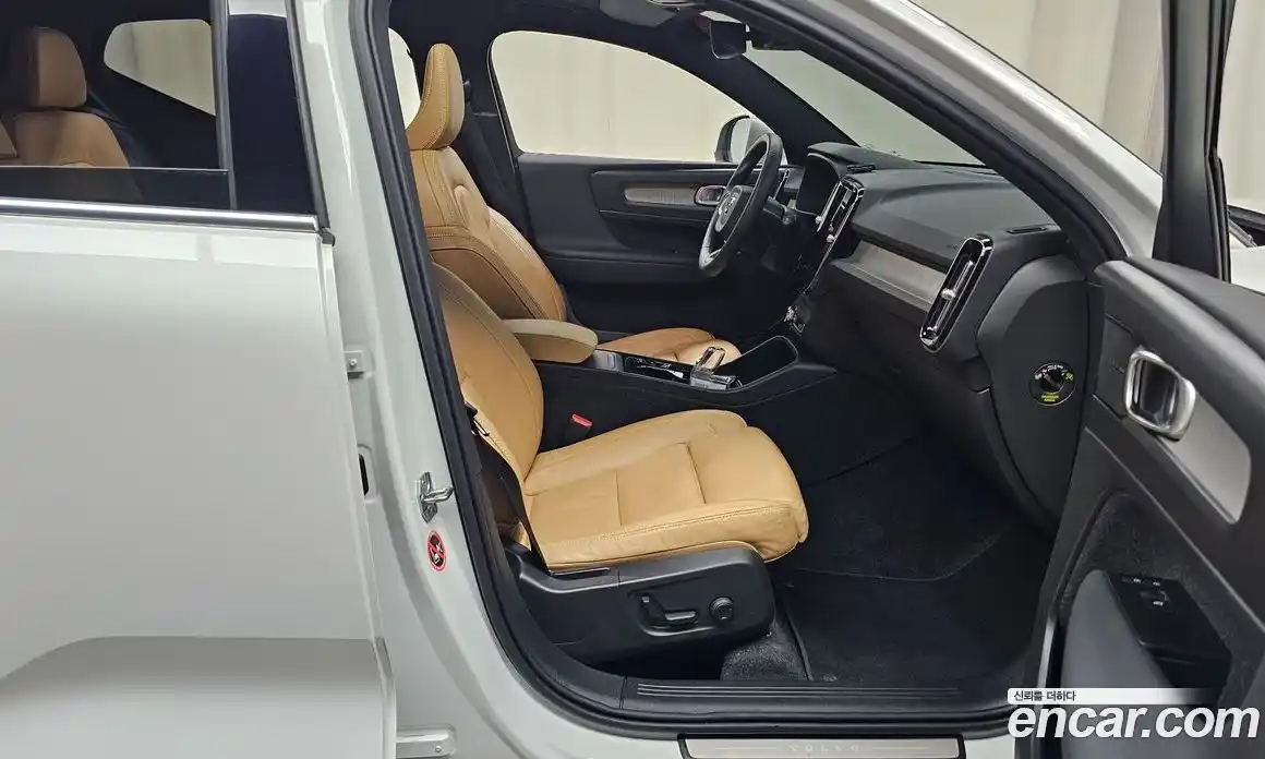 Volvo XC40 2022 2.0 Автомат в Москве № 230487, фото 17