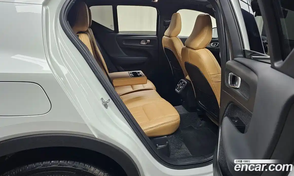 Volvo XC40 2022 2.0 Автомат в Москве № 230487, фото 4