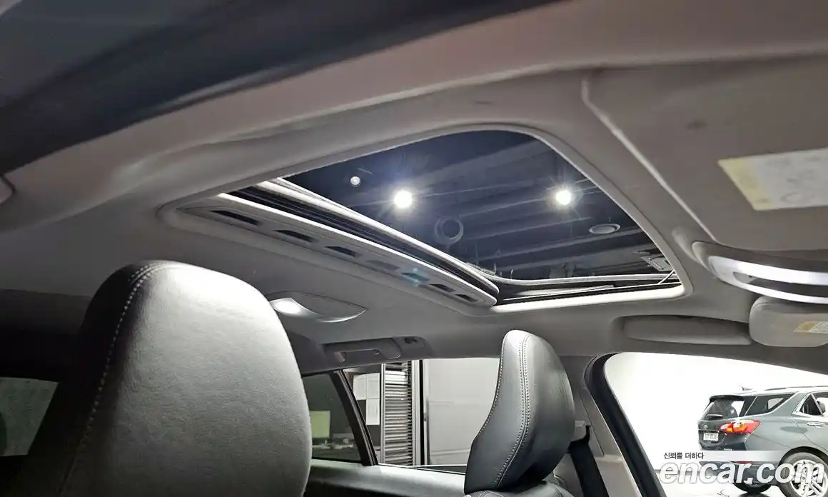 Volvo V60 2016 2.0 Автомат в Москве № 230673, фото 11