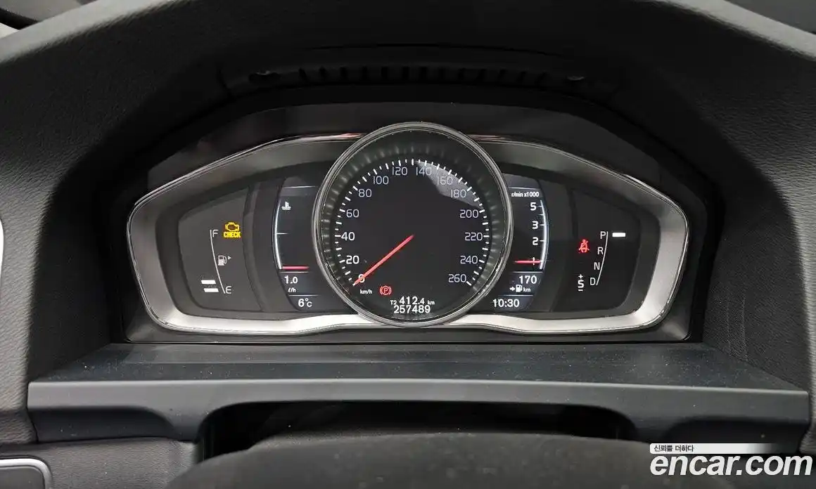 Volvo V60 2016 2.0 Автомат в Москве № 230673, фото 15