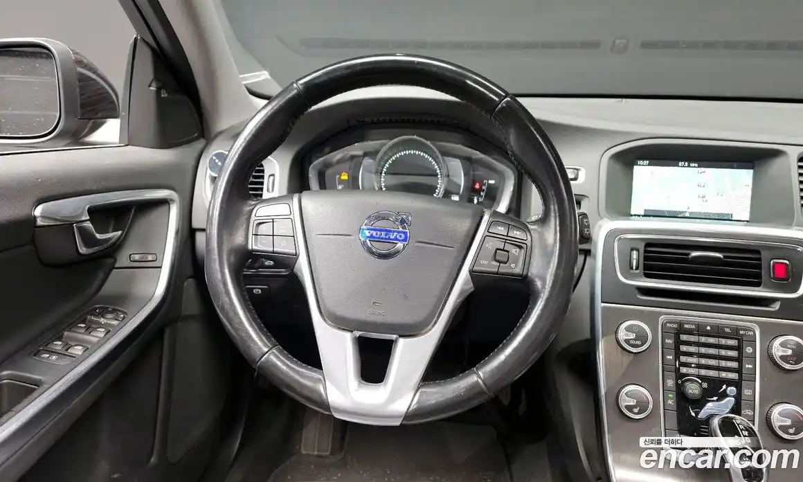 Volvo V60 2016 2.0 Автомат в Москве № 230673, фото 16