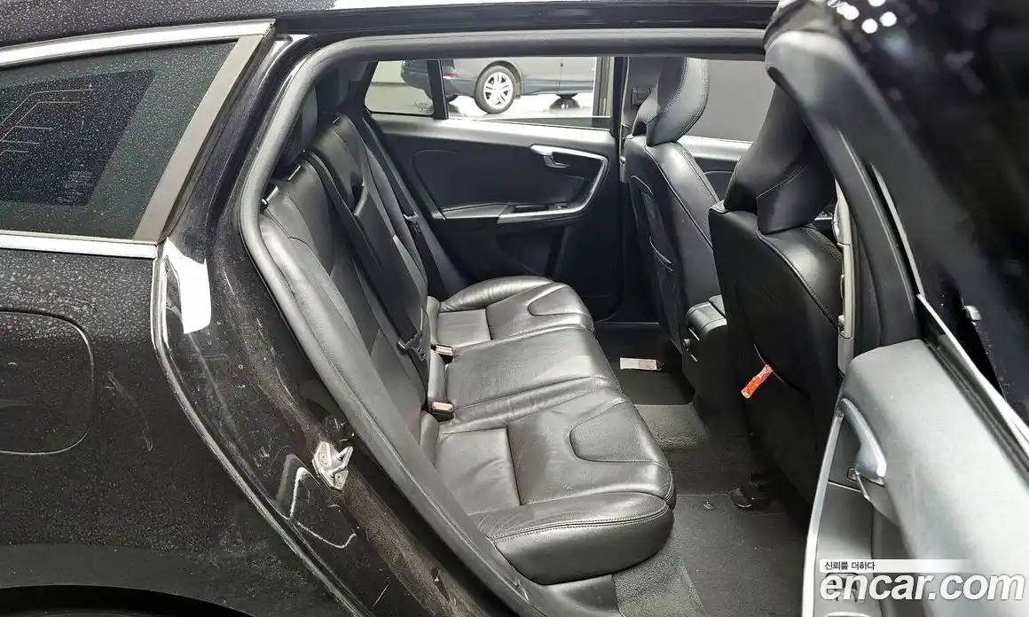 Volvo V60 2016 2.0 Автомат в Москве № 230673, фото 19