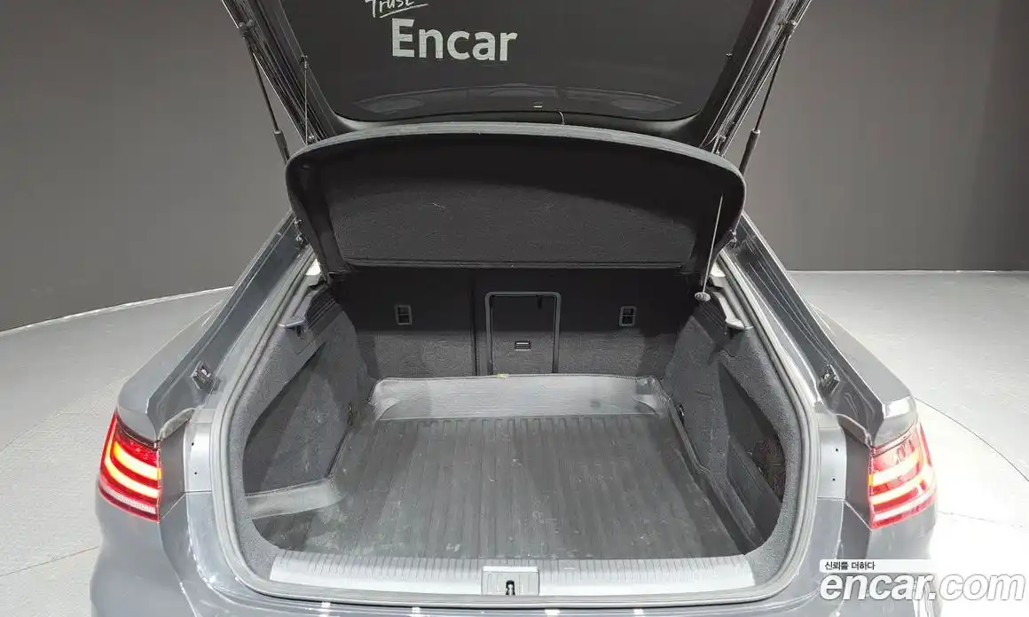 Volkswagen Arteon 2018 2.0 Автомат в Москве № 232154, фото 13