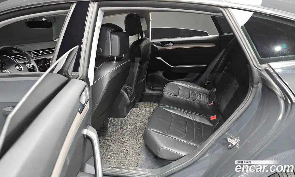 Volkswagen Arteon 2018 2.0 Автомат в Москве № 232154, фото 7