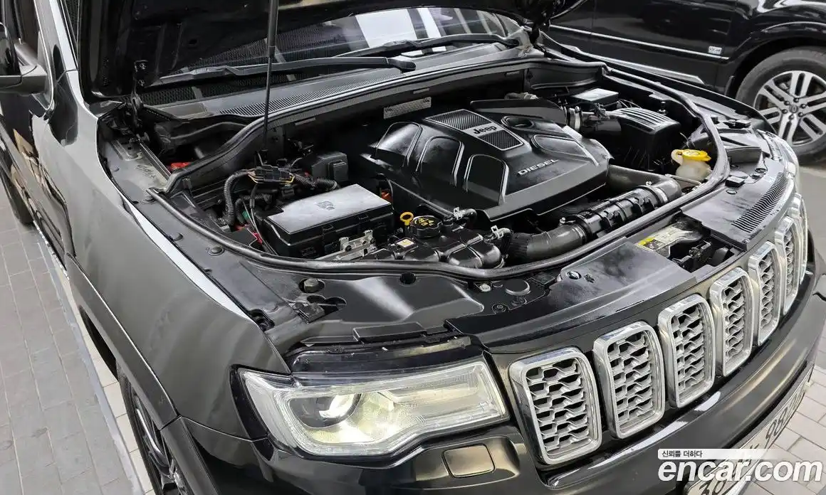 Jeep Cherokee 2017 3.0 Автомат в Москве № 232541, фото 12