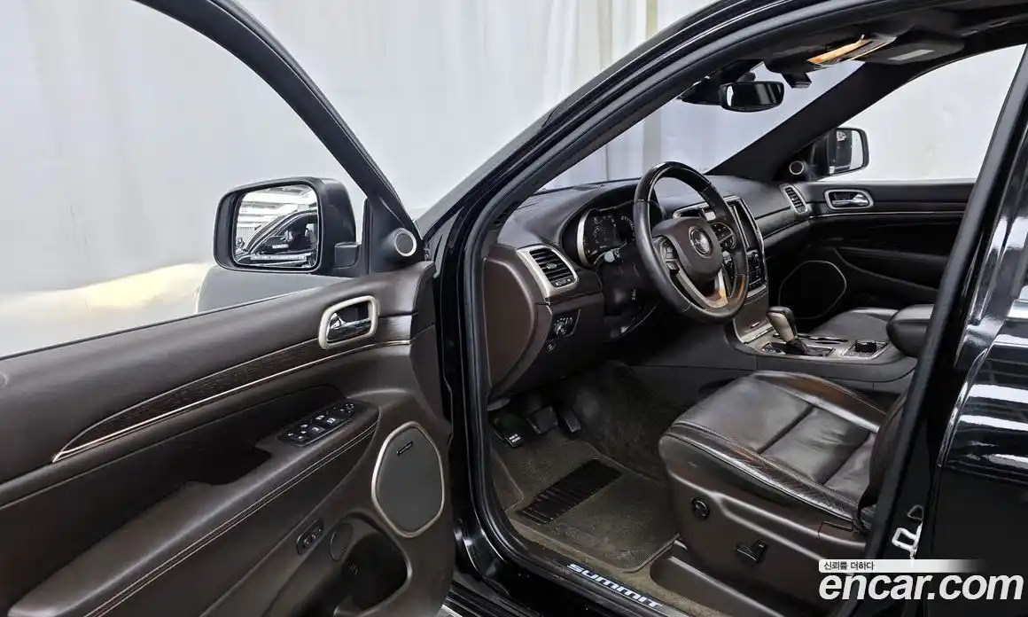 Jeep Cherokee 2017 3.0 Автомат в Москве № 232541, фото 17