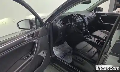 Volkswagen Tiguan 2020 2.0 Автомат в Москве № 277700, миниатюра 12