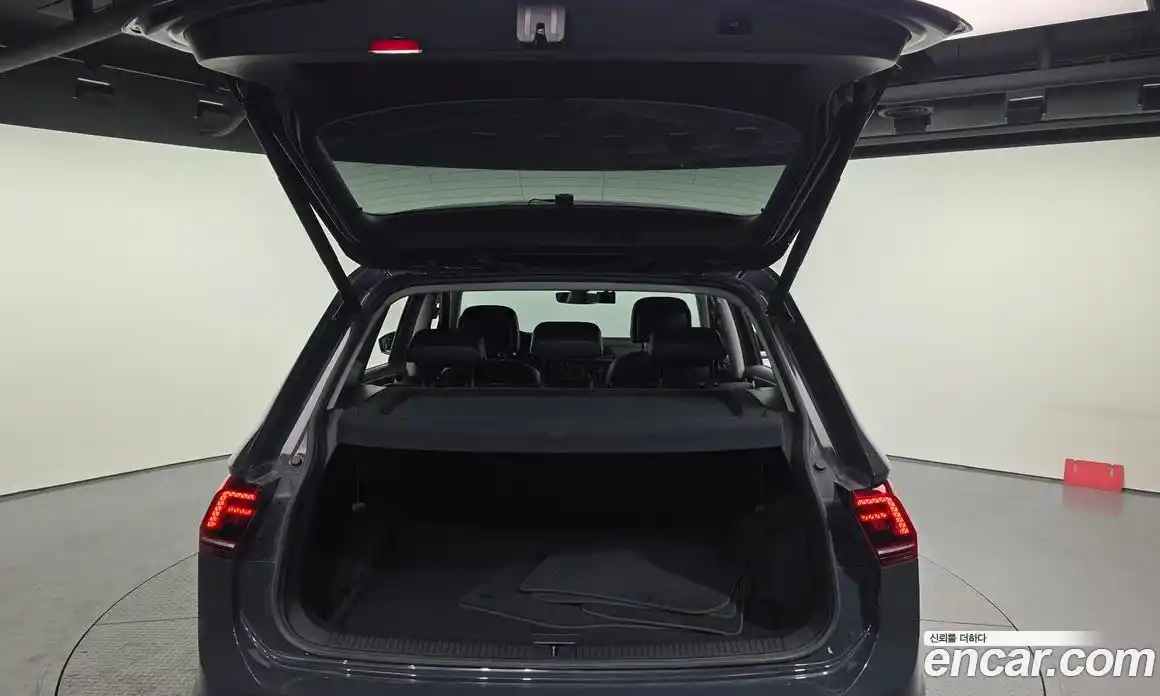 Volkswagen Tiguan 2020 2.0 Автомат в Москве № 277700, фото 20