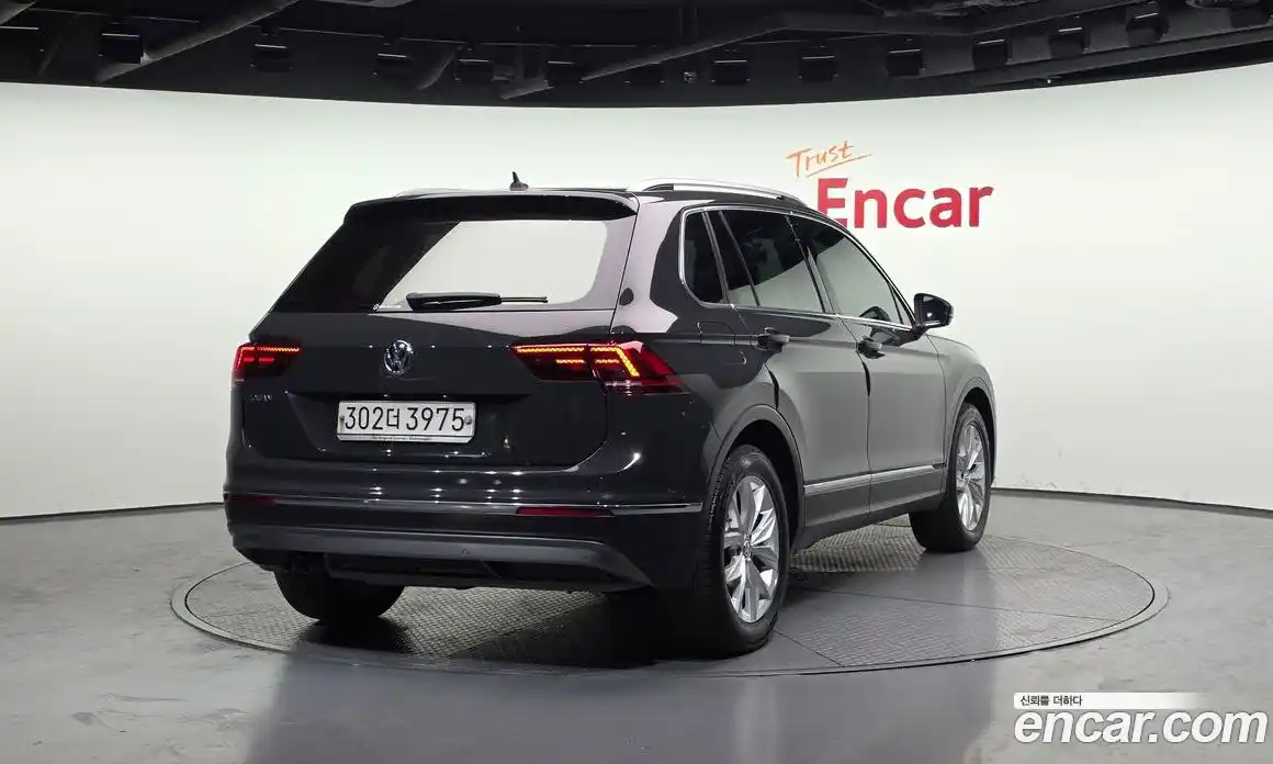 Volkswagen Tiguan 2020 2.0 Автомат в Москве № 277700, фото 5