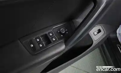 Volkswagen Tiguan 2020 2.0 Автомат в Москве № 277700, миниатюра 6