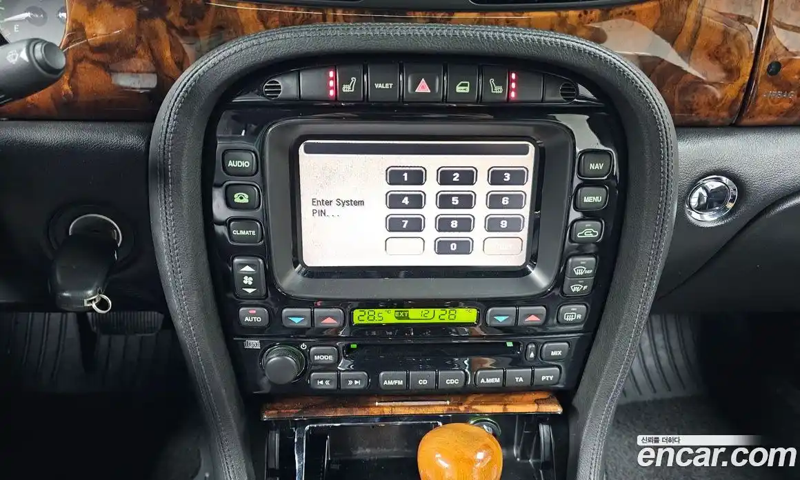 Jaguar XJ-8 2005 3.6 Автомат в Москве № 283827, фото 11